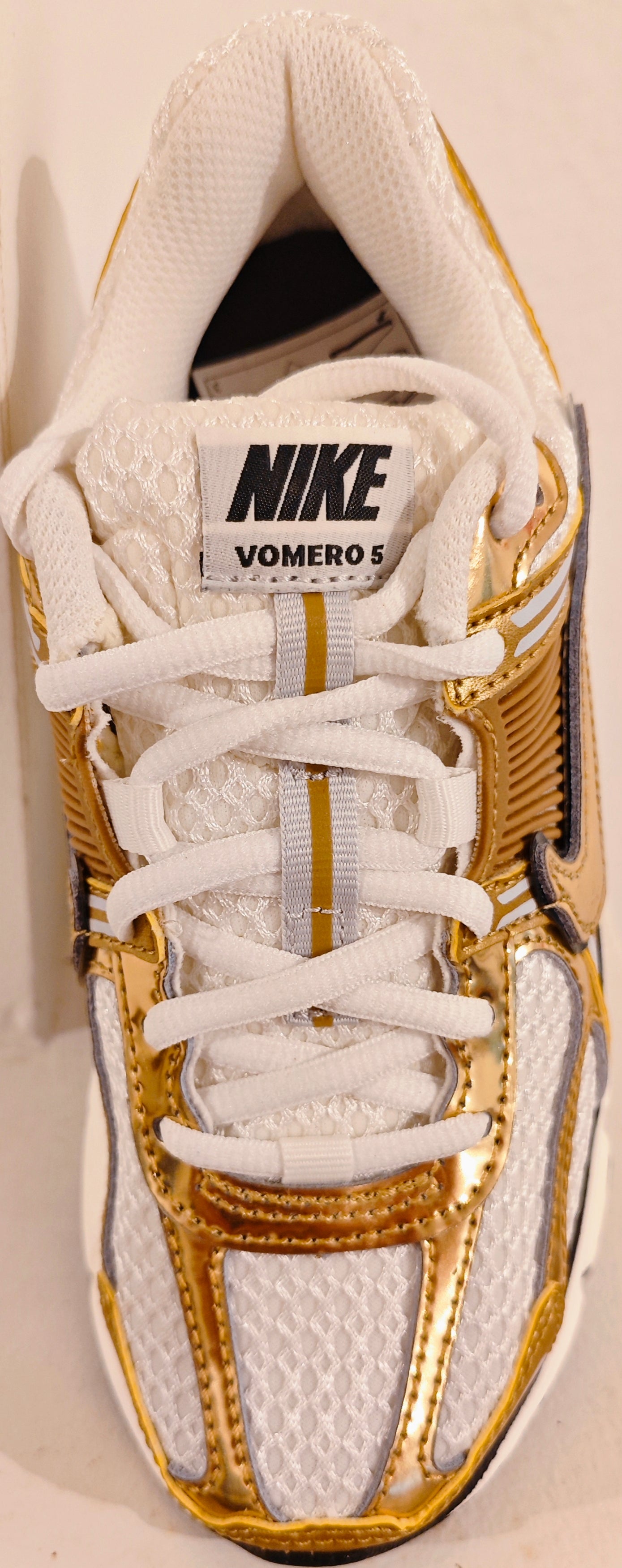 NIKE ZOOM VOMERO 5
