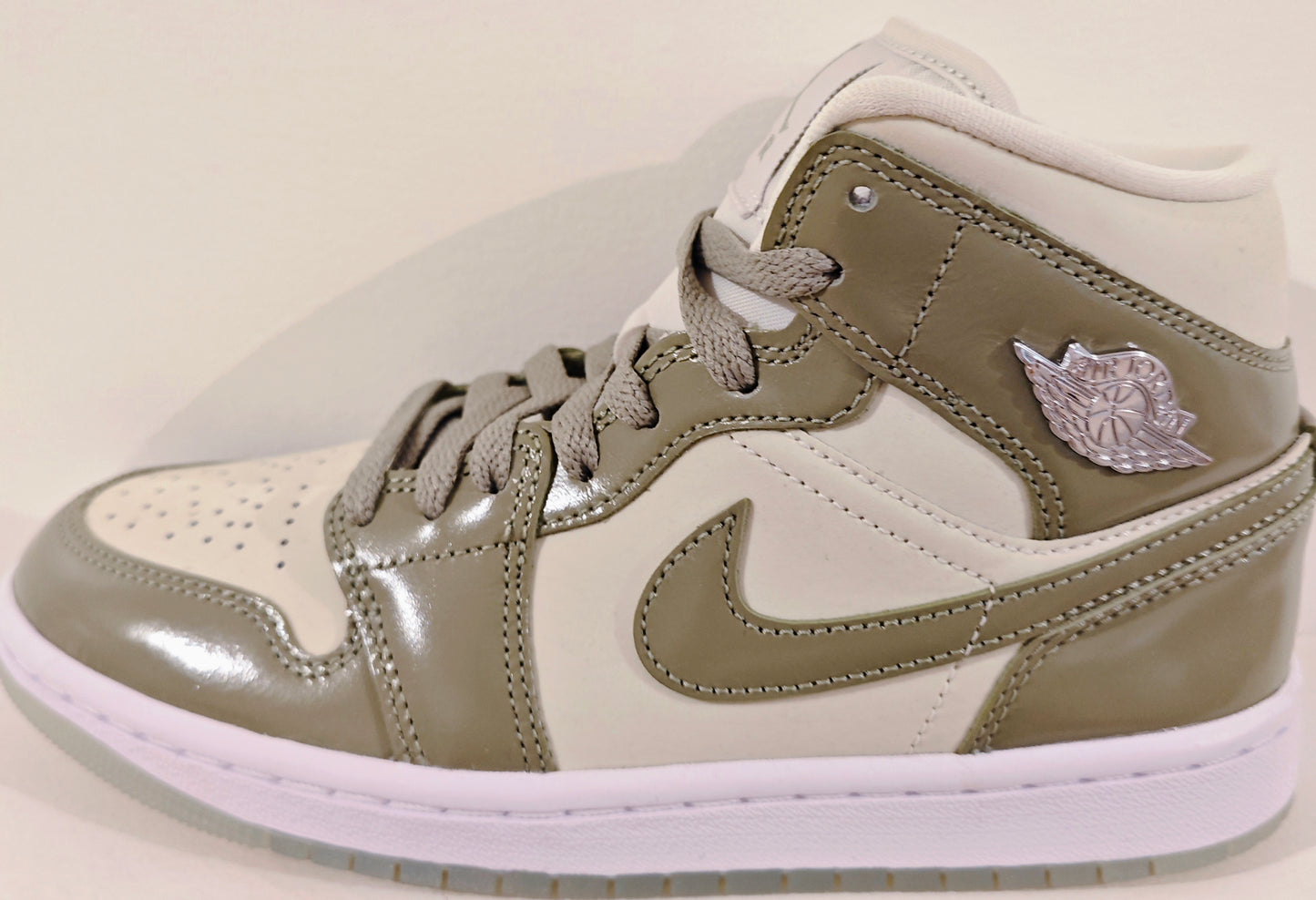 JORDAN 1 MID GLASS OIL VERT