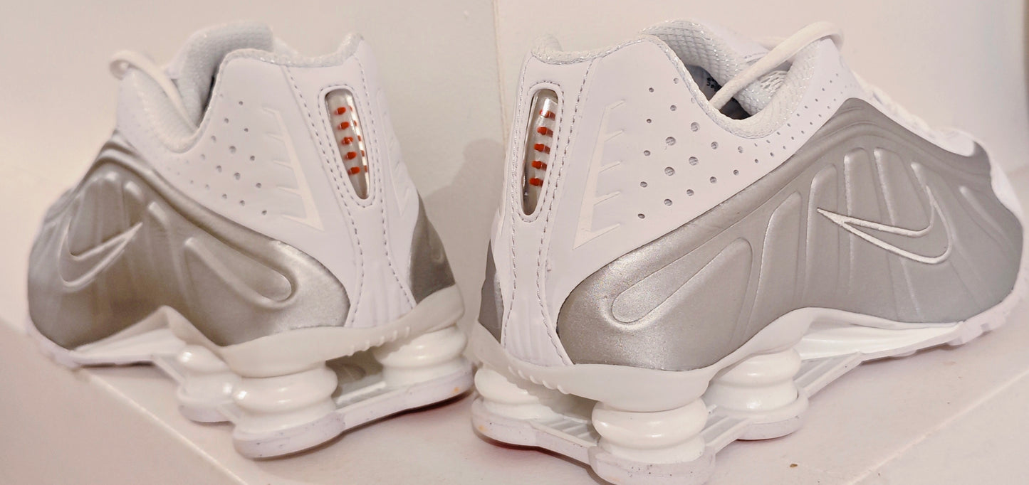 NIKE SHOW R4 SILVER