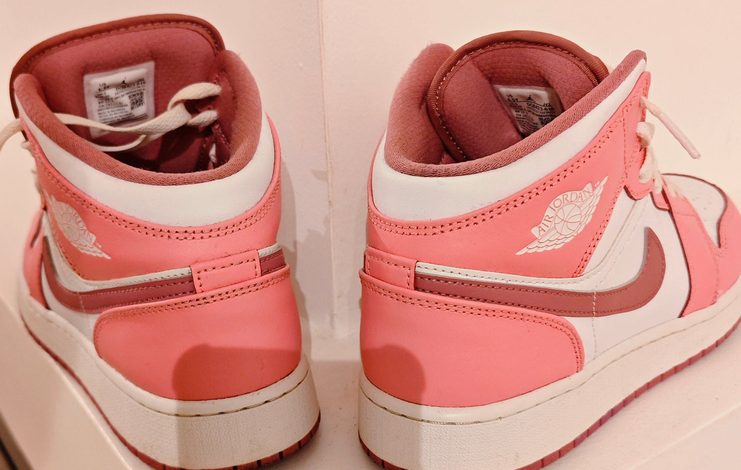 JORDAN 1 MID SAINT VALENTIN